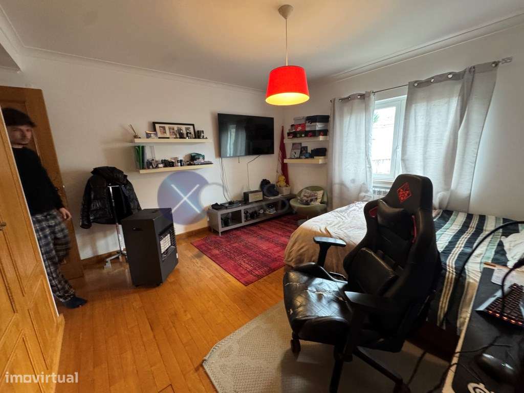 single-family residential building, with a T6 layout, comprising gr...-55