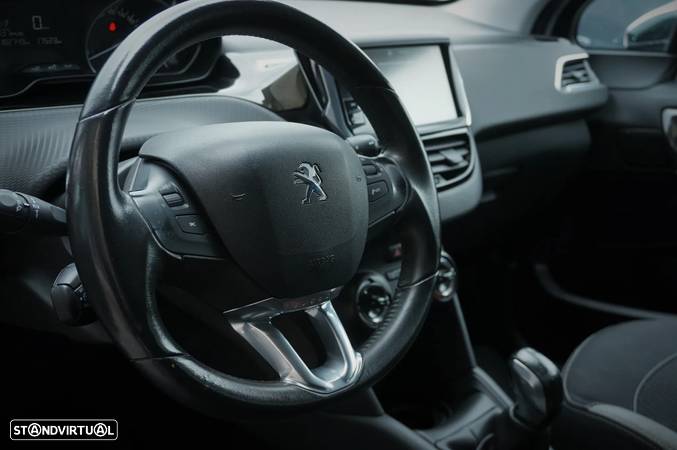 Peugeot 208 1.6 BlueHDi Style - 9