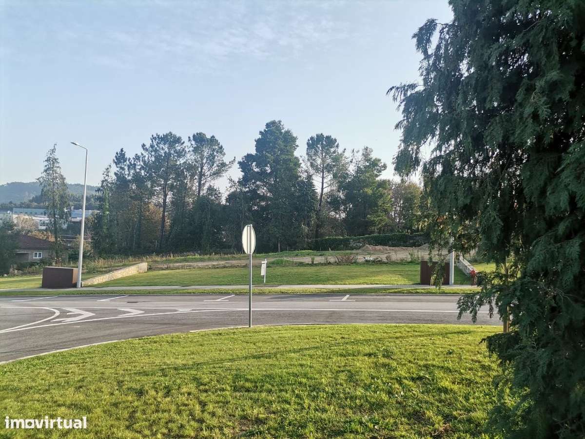 Lotes Individuais com arquiteturas variadas em Palmeira - Braga-6