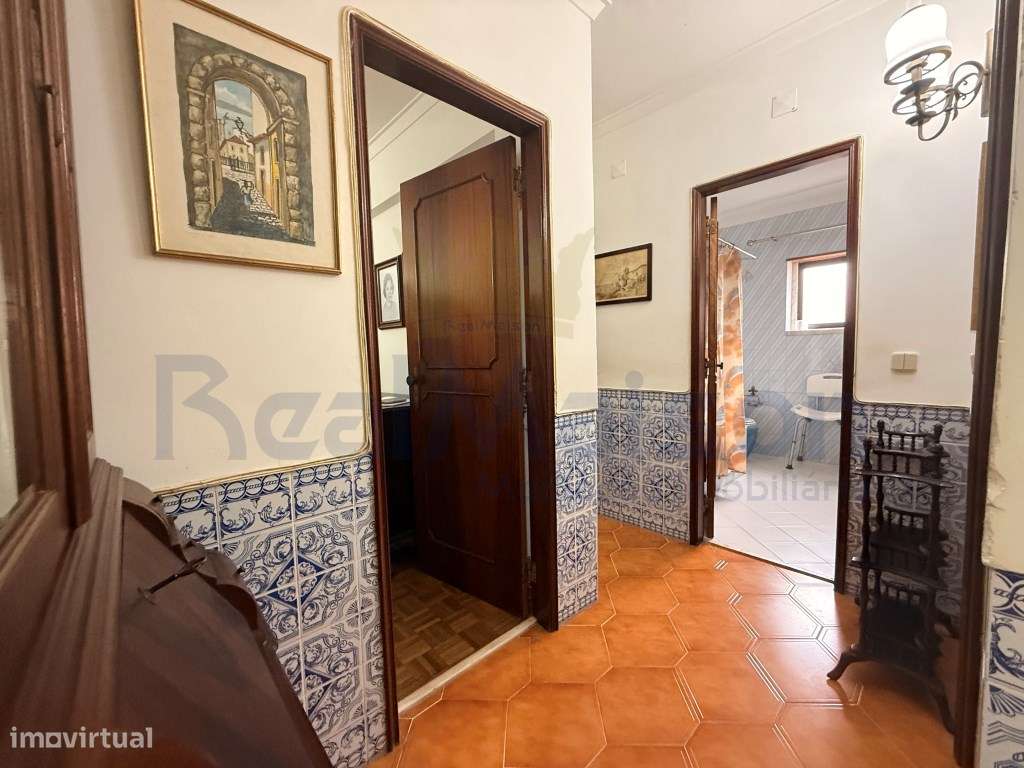 Vende-se Fantástico T3 no centro de Mem Martins-19