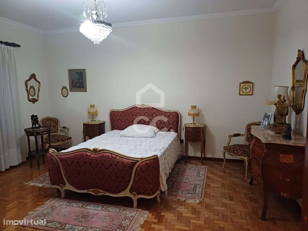 Moradia Bi-familiar T5+T2 em Palmeira, Santo Tirso-21