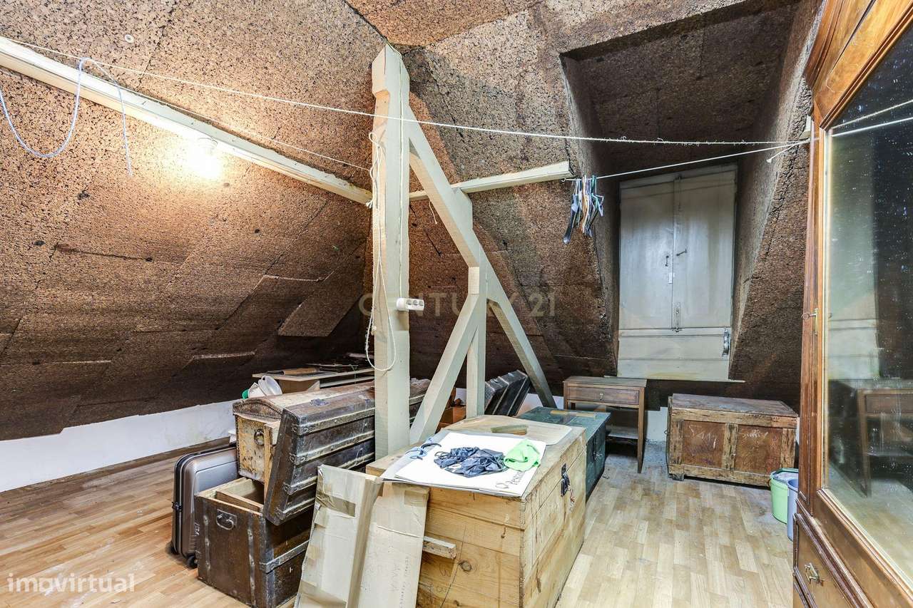 Prédio de Uso Misto no Centro Histórico de Odivelas – Habitação + Comé-18