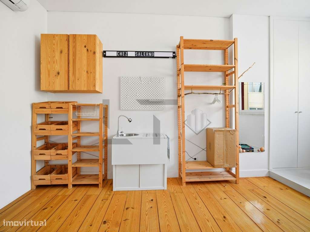 Prédio/Moradia T4 com Pátio para Venda em Campo de Ourique, Lisboa-27
