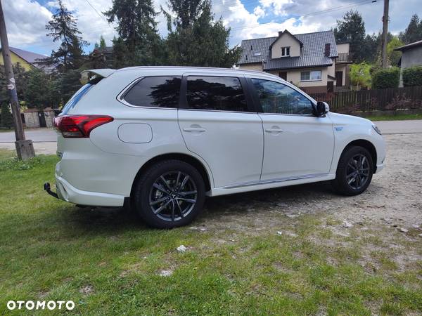 Mitsubishi Outlander - 8