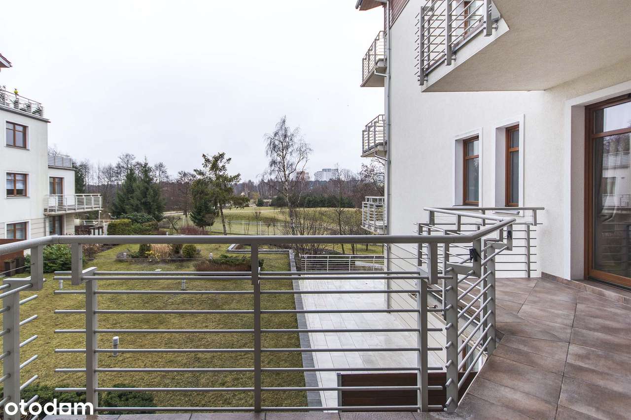 Widok na park. Pierwsza linia. Neptun Pak.-8