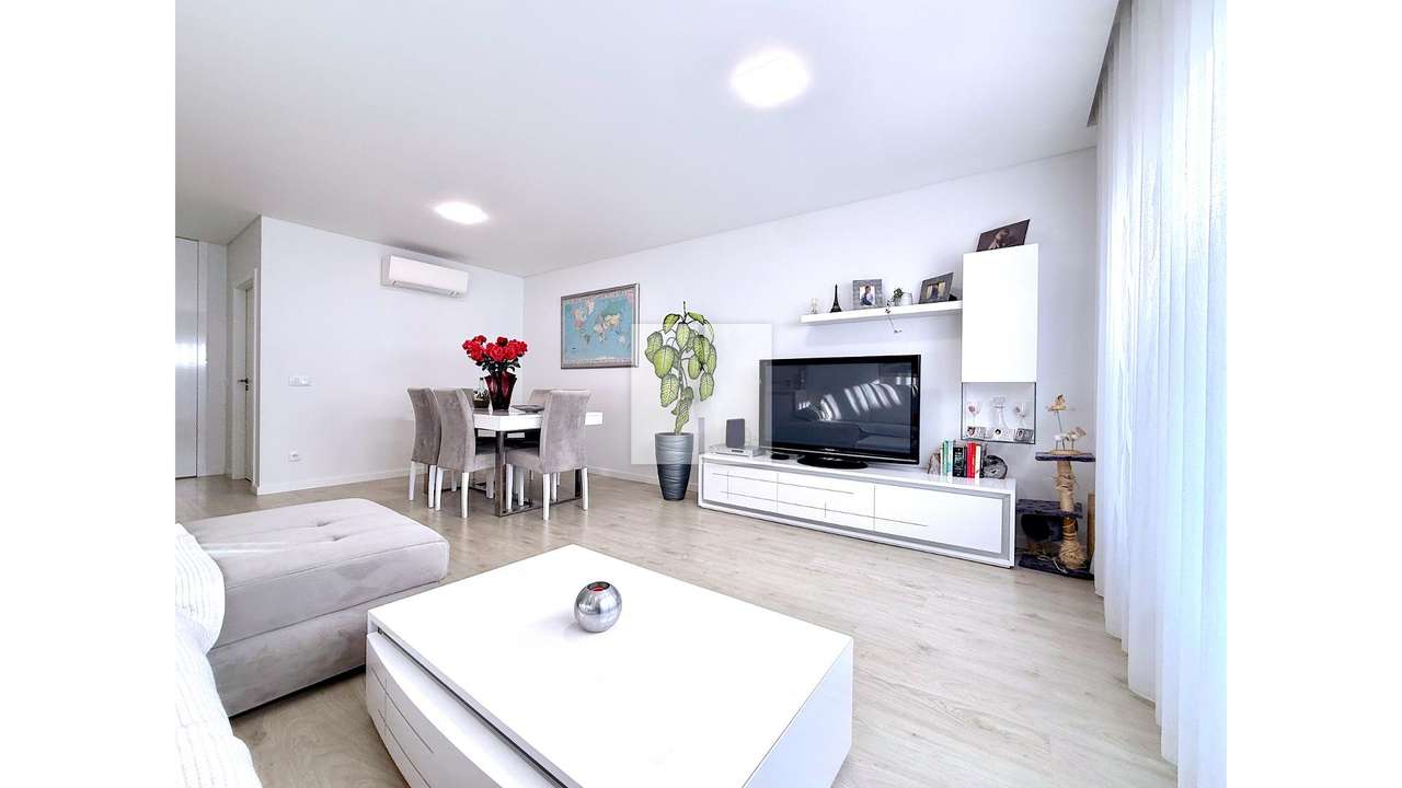 Apartamento T3 Seminovo c/ Terraço-11