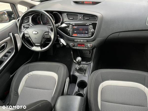 Kia Ceed Cee'd 1.6 GDI XL - 38