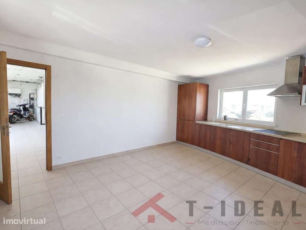 Moradia T3 próxima da Praia da Areia Branca-19