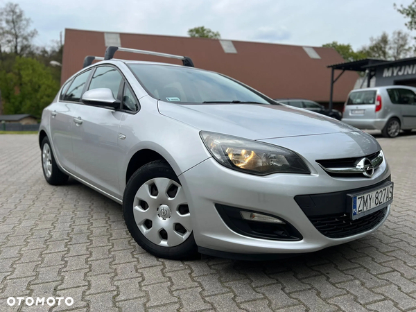 Opel Astra IV 1.4 T Enjoy - 2