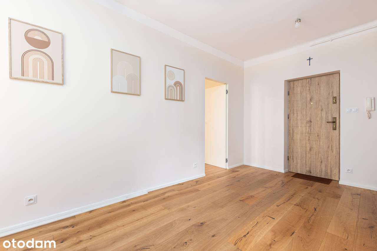 Ścisłe centrum | 1 piętro | Po remoncie | Balkon-7