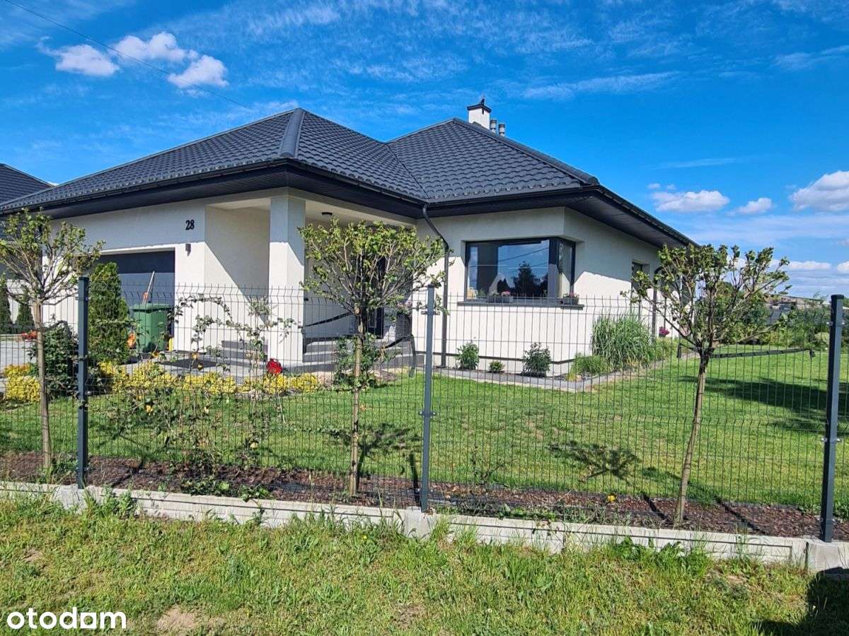 Ładny przestronny i funkcjonalny dom-1