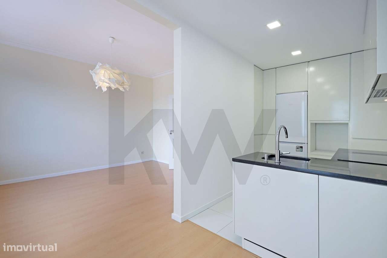 Arrendamento — T2 com 2 varandas na Vilarinha — Avenida da Boavista, P - Grande imagem: 2/23