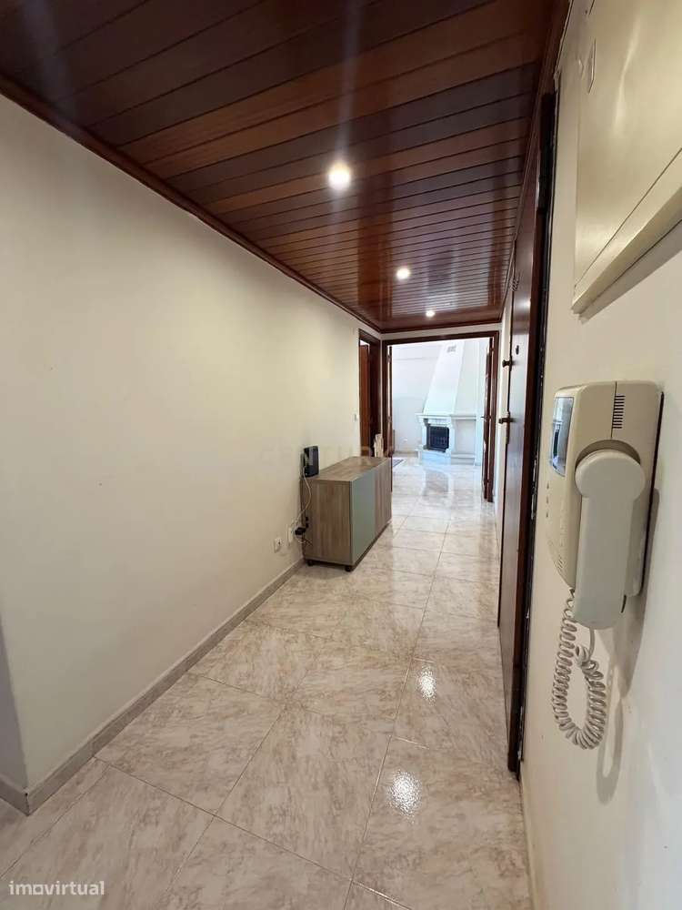 Apartamento T2 em S. Marcos-23