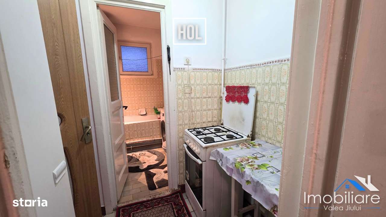 Casa cu 3 camere și curte – Petroșani, Colonie-9