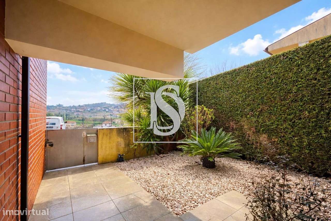 Moradia em Banda T3 em Aldão-35