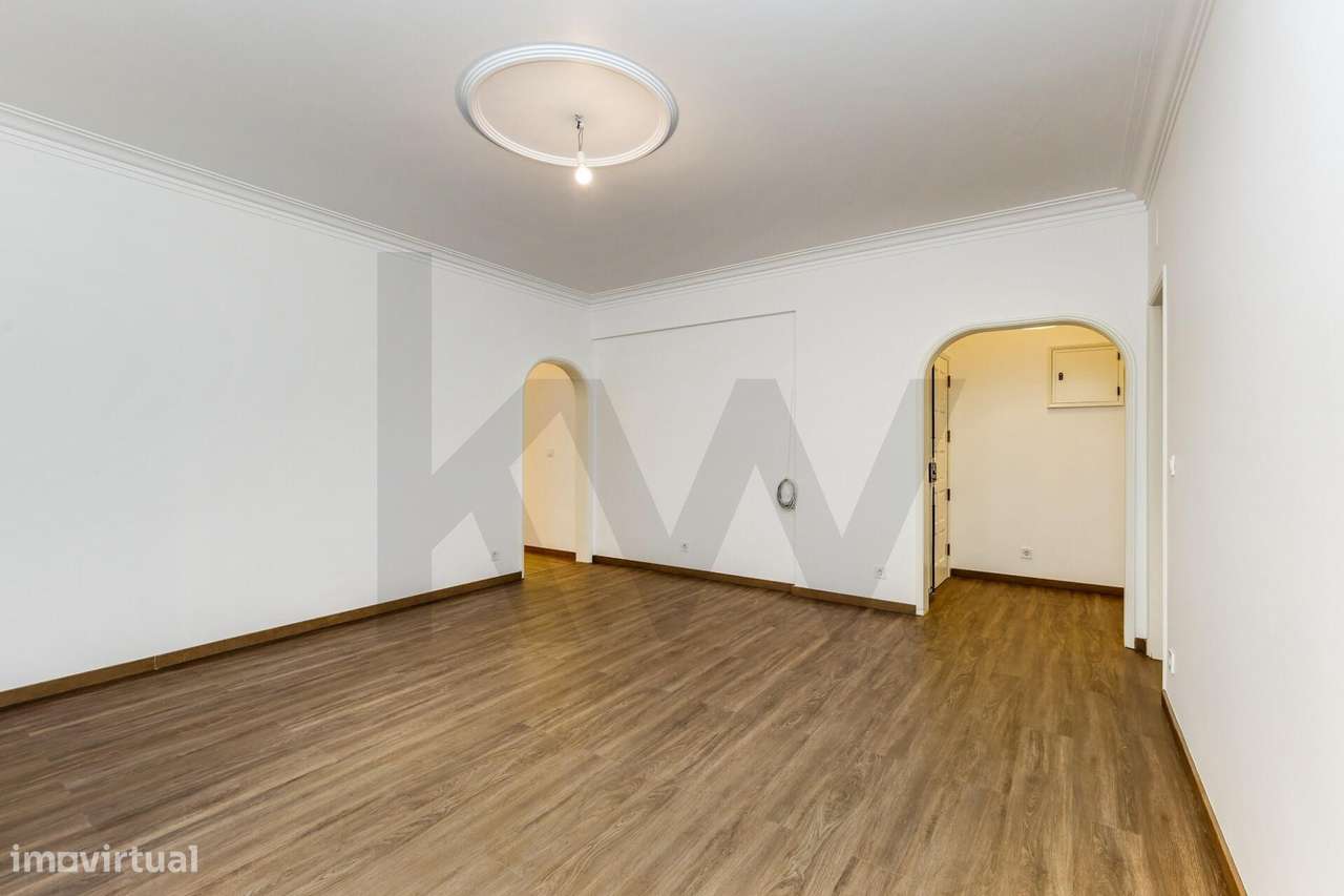 Apartamento T2 com suite e garagem em Campo de Ourique - Grande imagem: 4/21