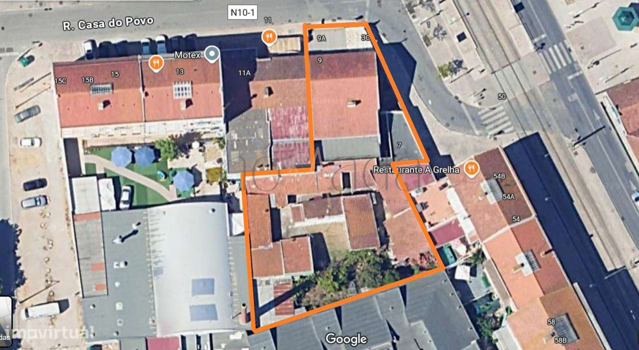 Oportunidade Única de Investimento  Prédio com Lojas, Habitação e A...-9