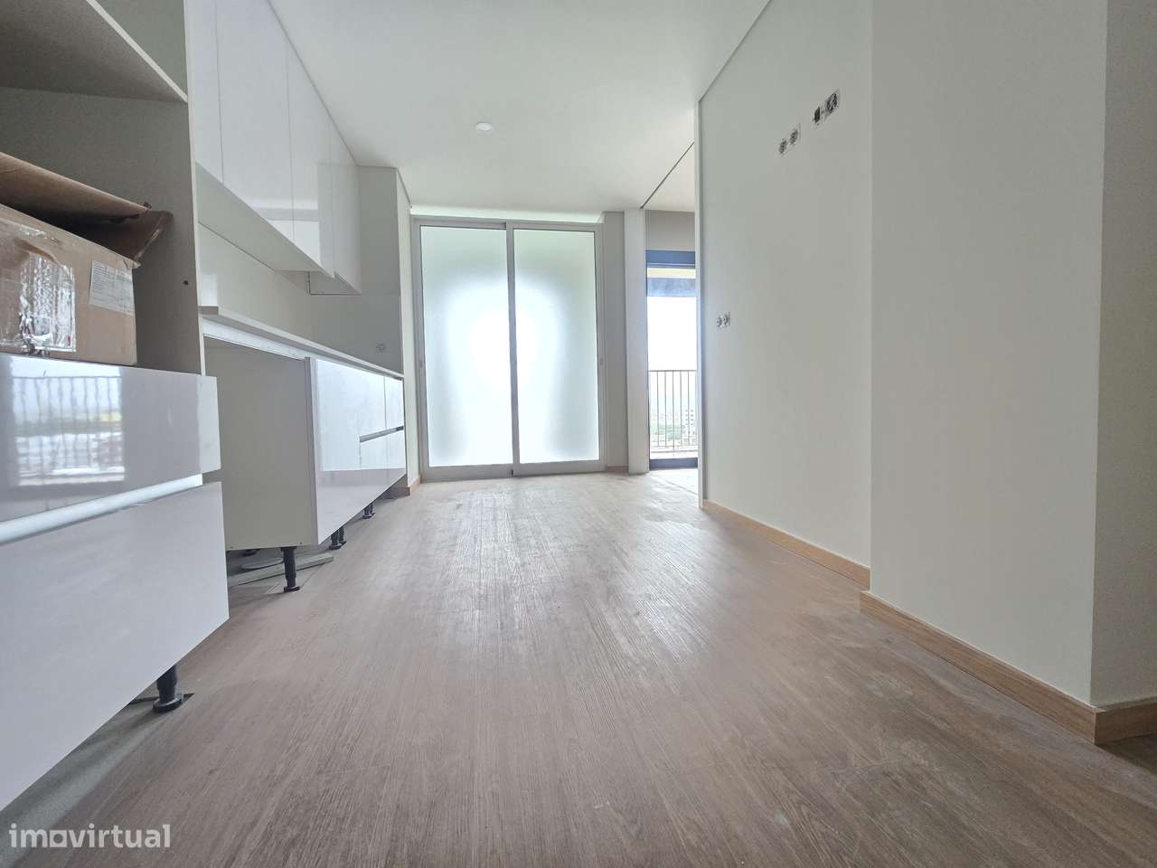 T2+1 Castêlo da Maia novo 2 frentes garagem para 2 viaturas - Grande imagem: 2/18