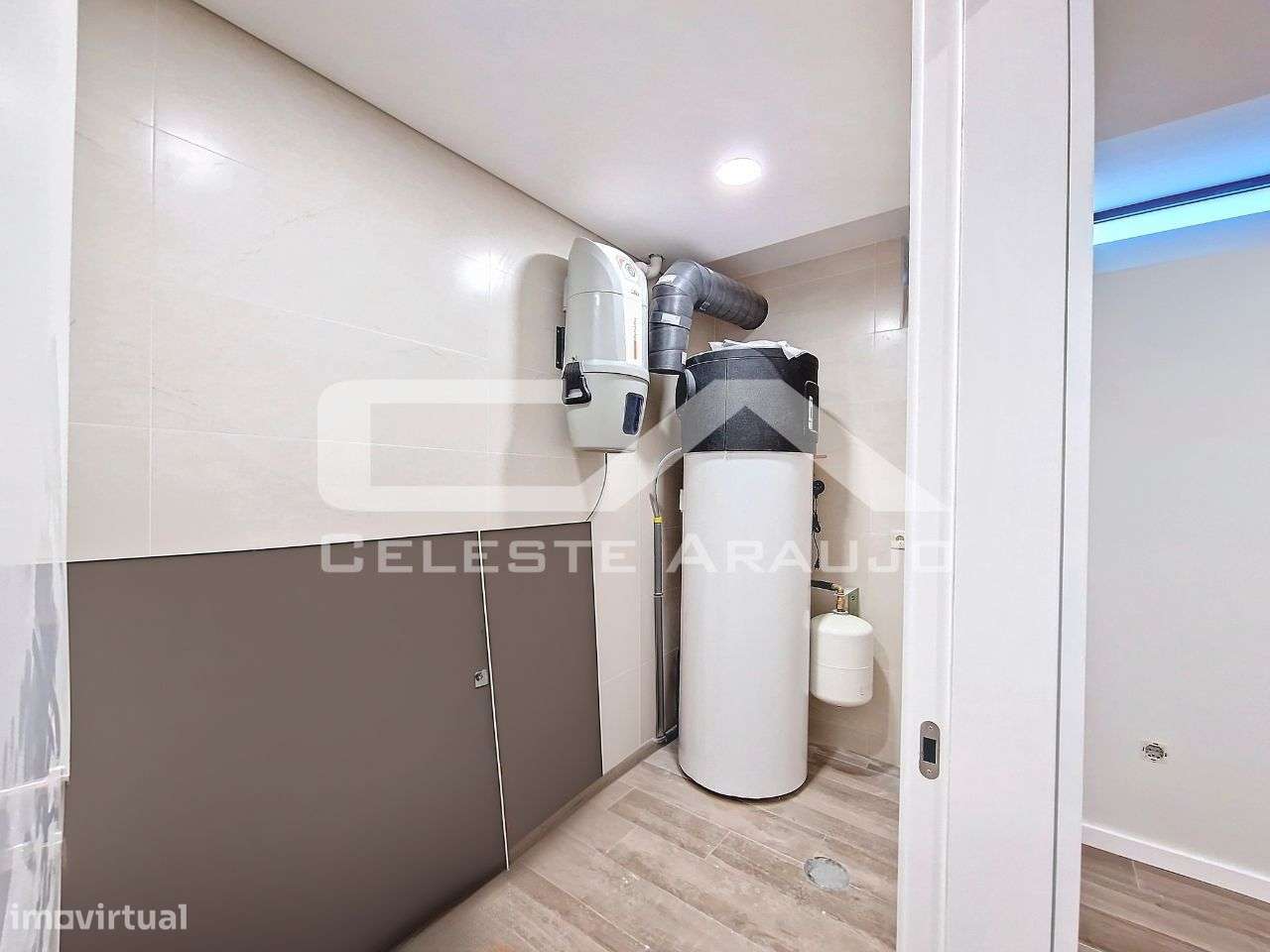 Moradia T3+1 Nova em Espinho-6