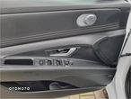 Hyundai Elantra 1.6 Executive CVT - 22