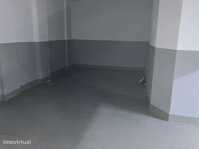Lisboa Sul Almada Duplex T3 +1, com garagem-38