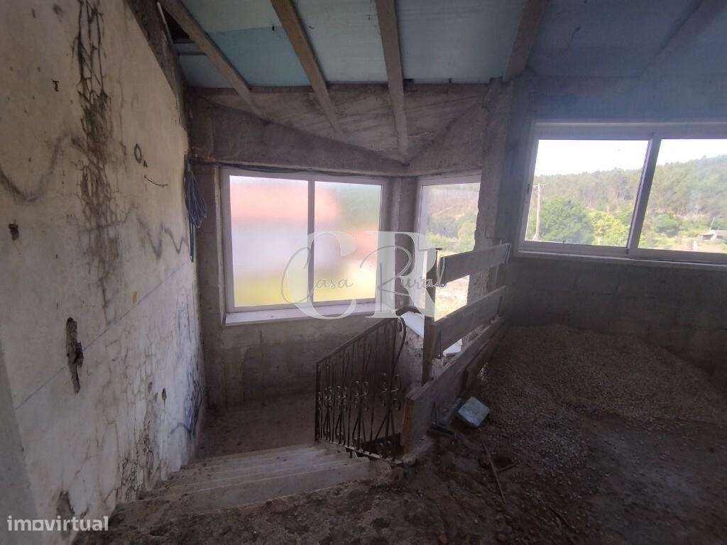 Moradia para restaurar-16