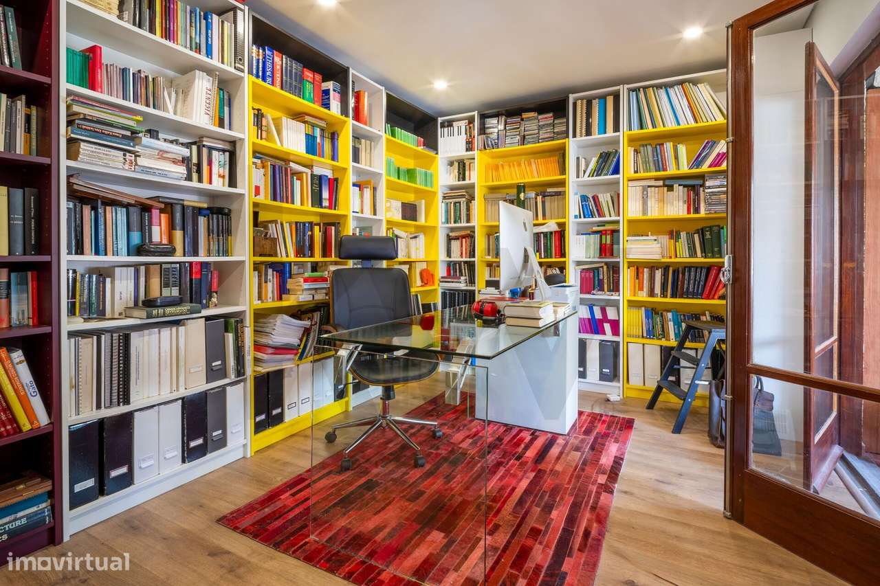 Moradia T3 com 208 m2 | Mucifal, Colares | Renovada | Garagem - Grande imagem: 1/44