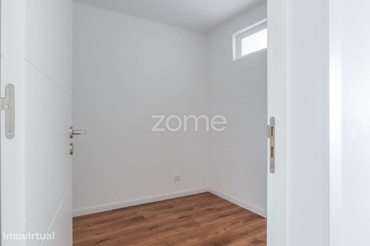 Apartamento T1+1 Baixa da Banheira-26