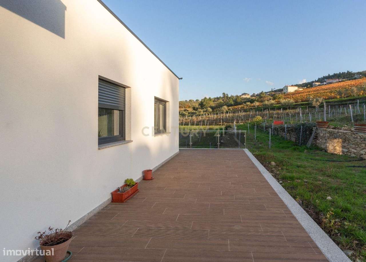 Moradia, 114 m², Barcos e Santa Leocádia-52