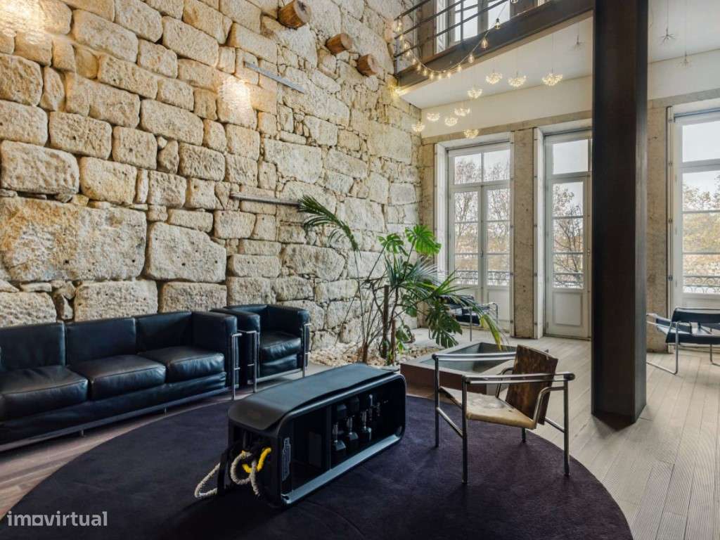 Moradia T4 com vista sobre o rio na baixa do Porto - Grande imagem: 4/23