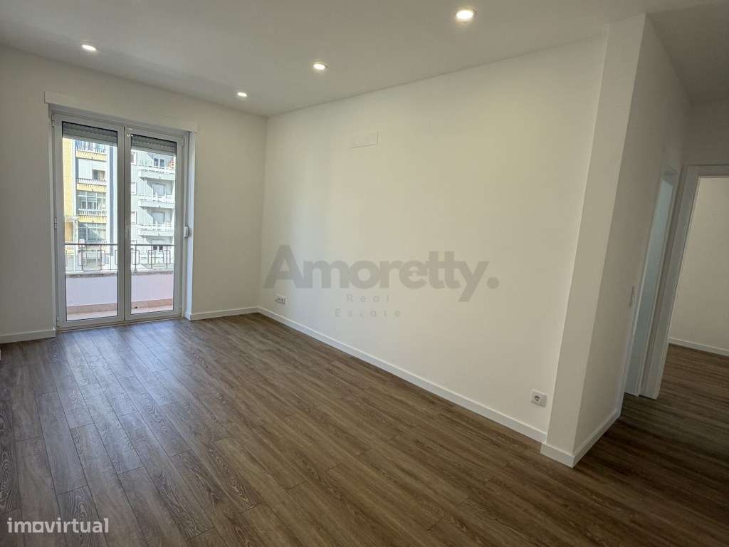 T2 em Pleno Coração da Avenida de Roma - Grande imagem: 2/15