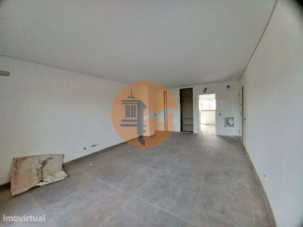 Excelente apartamento T3 com área total de 147m2, garagem e arrumos... - Grande imagem: 4/17