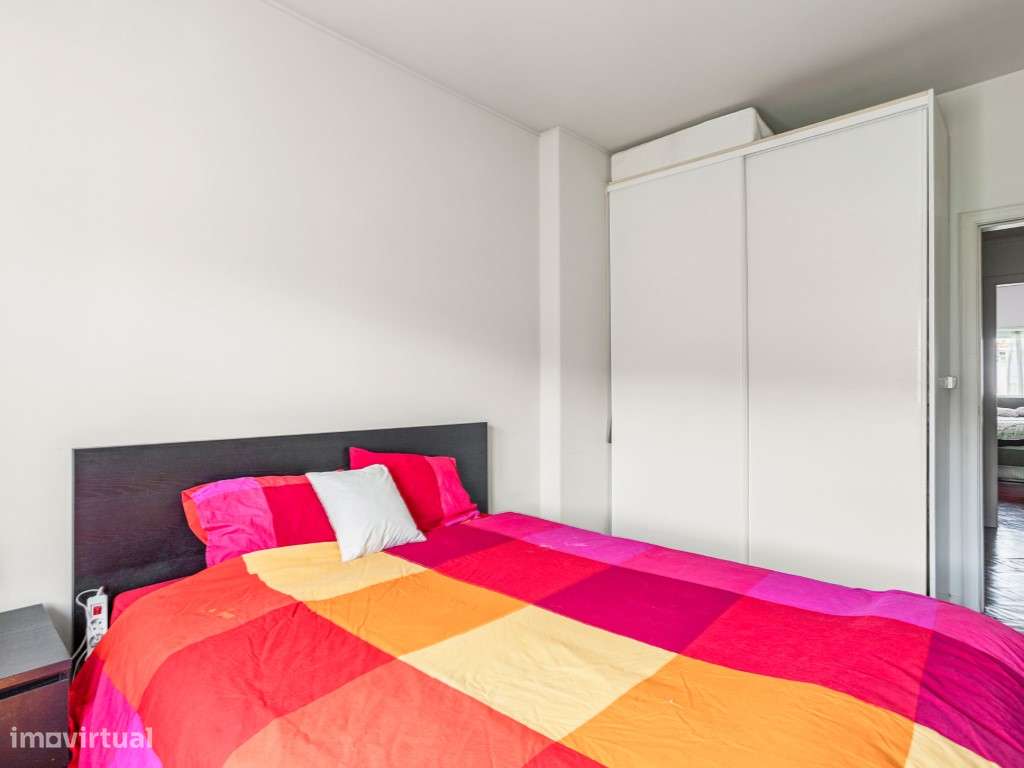Excelente Apartamento T4 em MIraflores-26