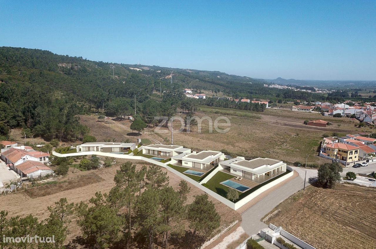 Moradia Térrea com piscina na Nazaré