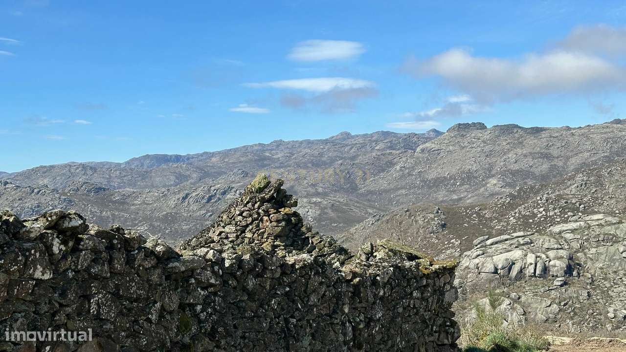 Terreno com Ruina em Pitão das Junias, zona do geres-31