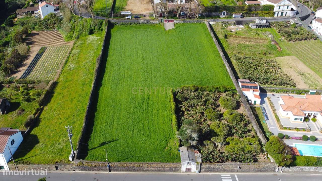 Terreno com Ampla Vista Mar e Costa Norte de São Miguel - Grande imagem: 4/10
