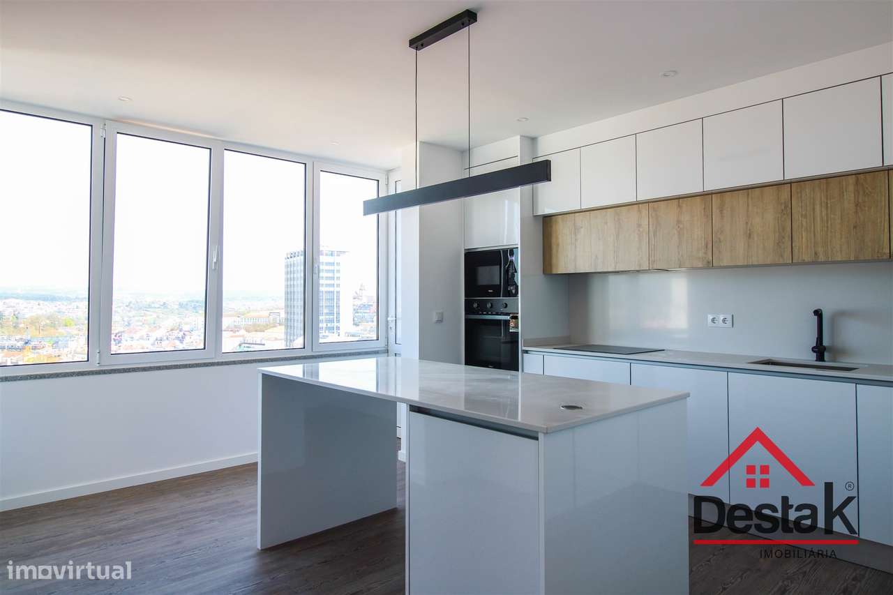 Apartamento T3+1 Renovado no centro de Viseu - Grande imagem: 2/23