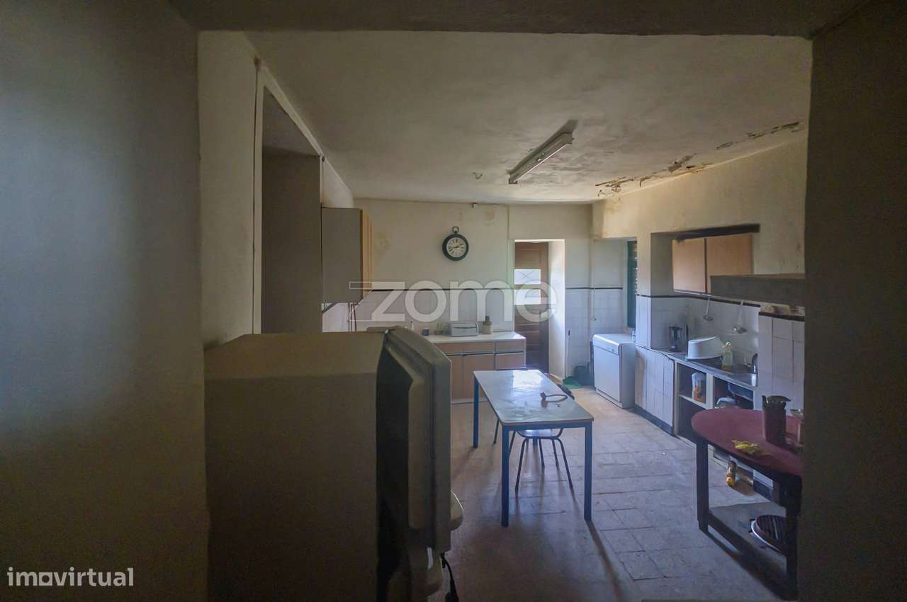 Moradia c/9 divisões, vinha e armazém em Lugar de São Gonçalo, Fava...-12