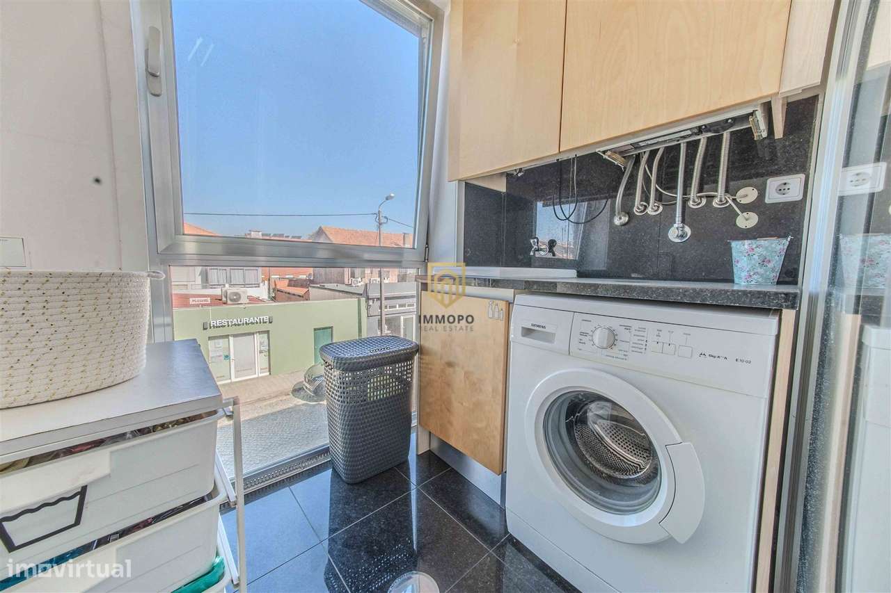 Apartamento T2 na Senhora da Hora, com duas garagens-23