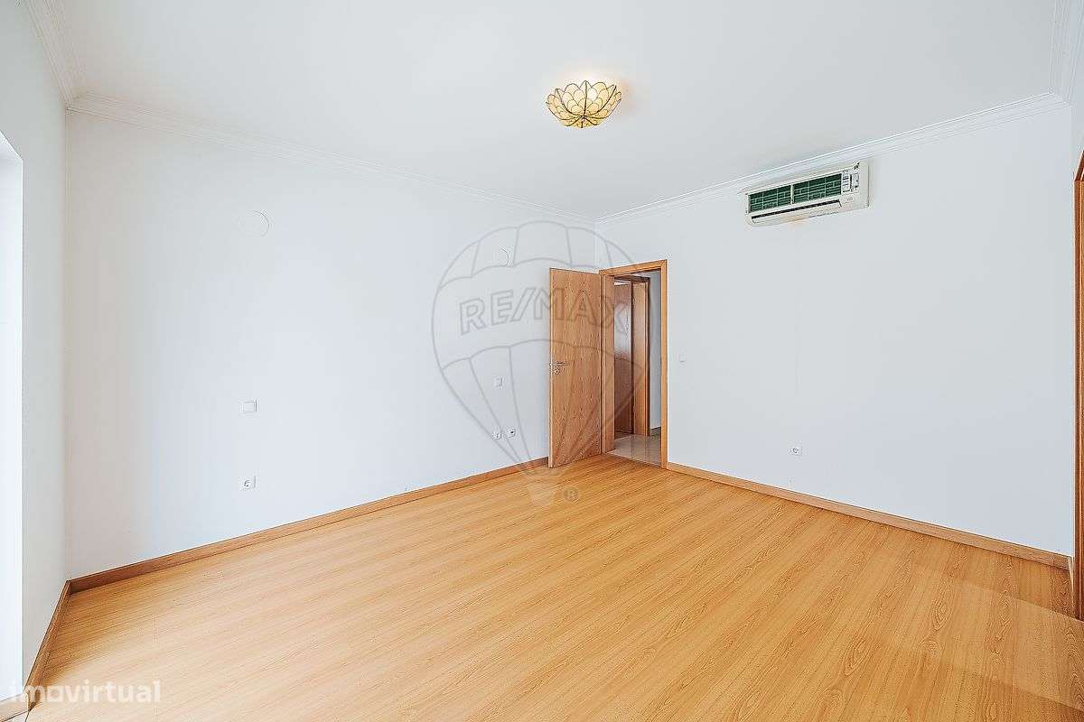 Moradia T4 para venda-24