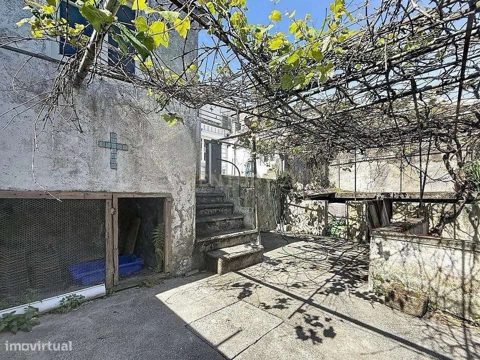 Moradia Única na Vila da Povoação – Um Verdadeiro Miradouro!-21