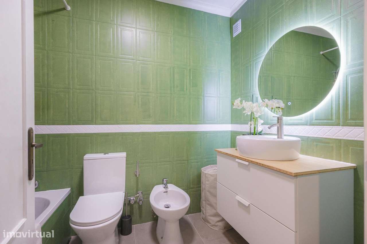 Apartamento T2 com Varanda — Excelente Localização junto ao Metro-16
