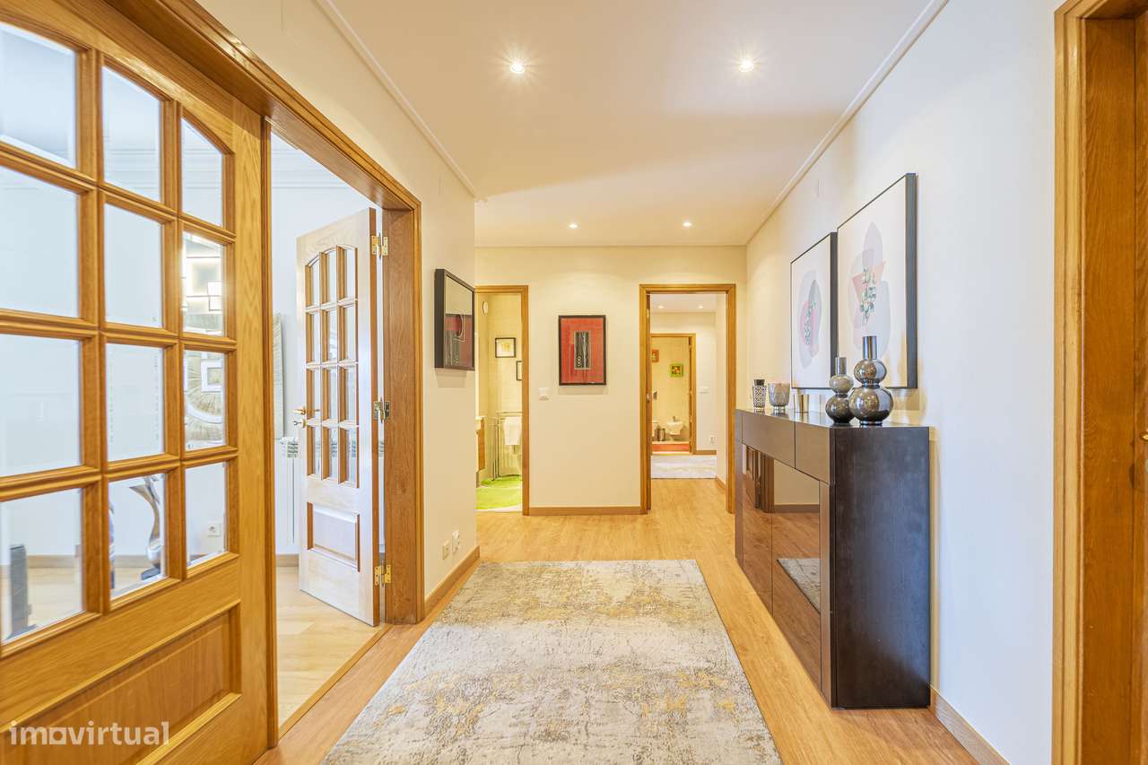 Apartamento T4 com Vista Rio no Alto do Restelo, Belém – 262 m² - Grande imagem: 2/47