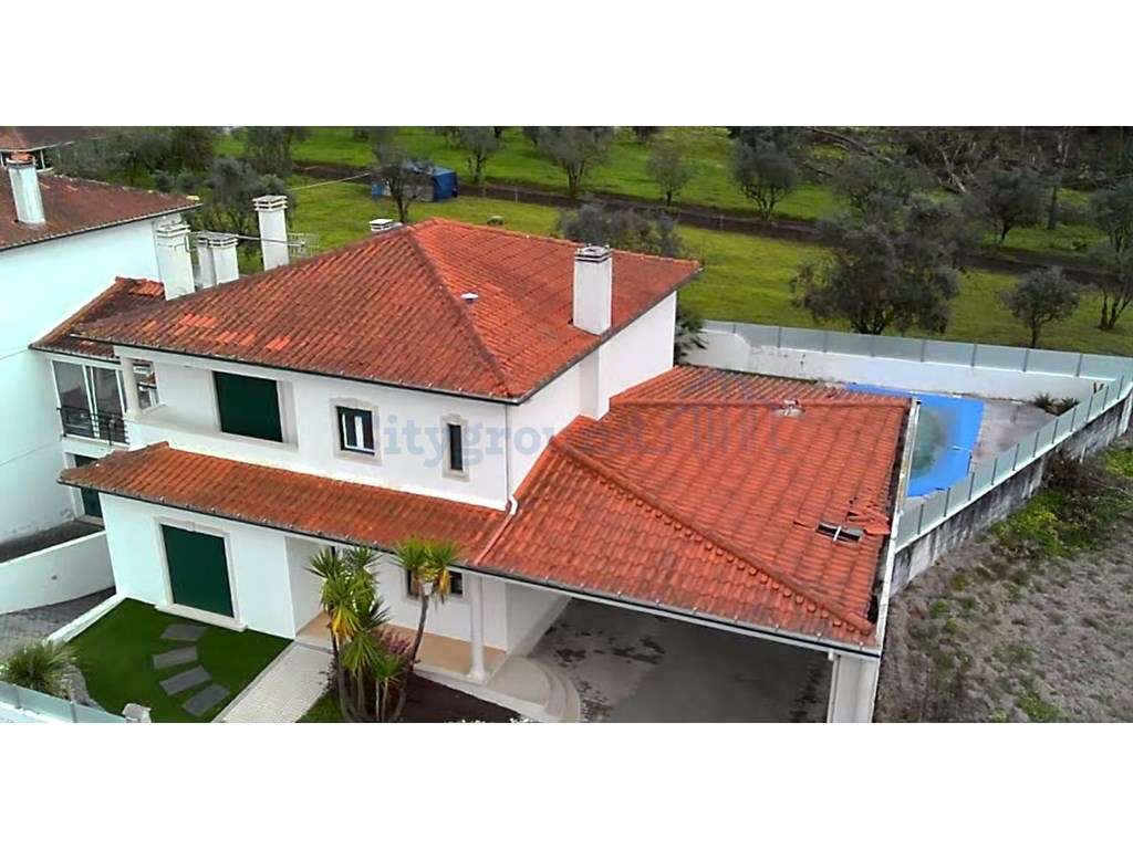 Excelente moradia T4 com piscina e garagem na Bajouca - Grande imagem: 3/44