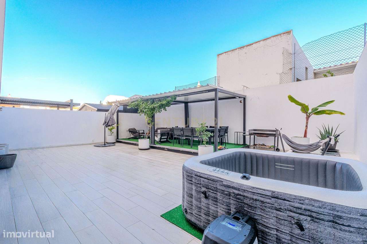 Luxuoso Apartamento de 3 Quartos novo com um Grande Terraço e Estacion-26