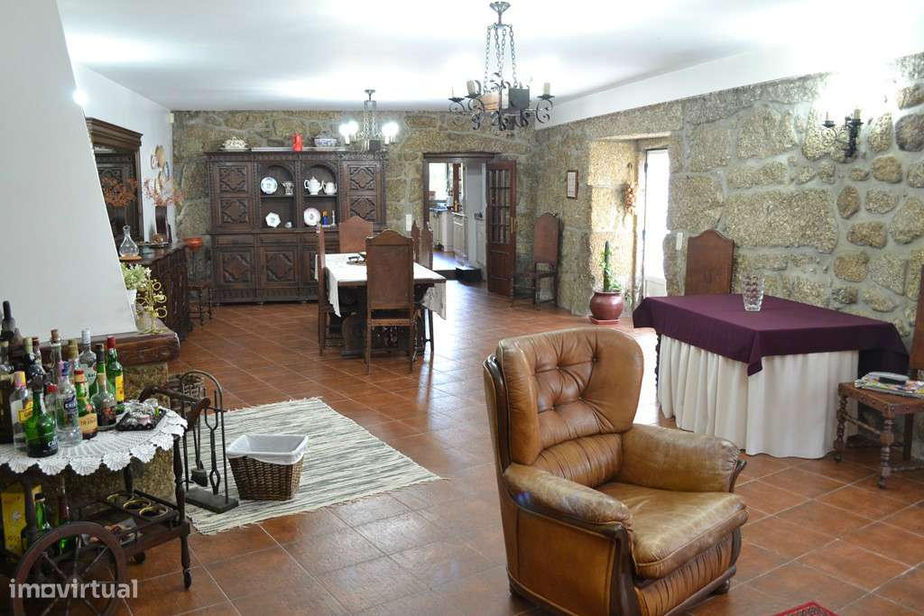 Tipologia T6, com 356m2 de área de habitação-19