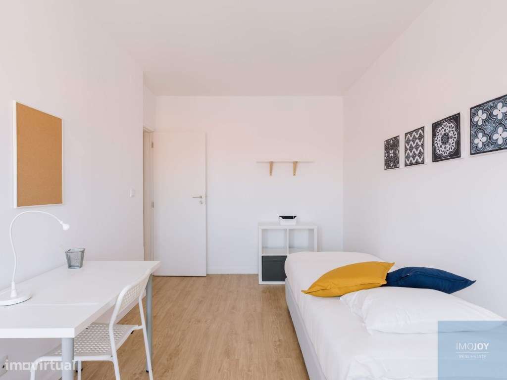 Apartamento T4 com Varanda no Último Piso em Alvalade Junto ao Camp...-16