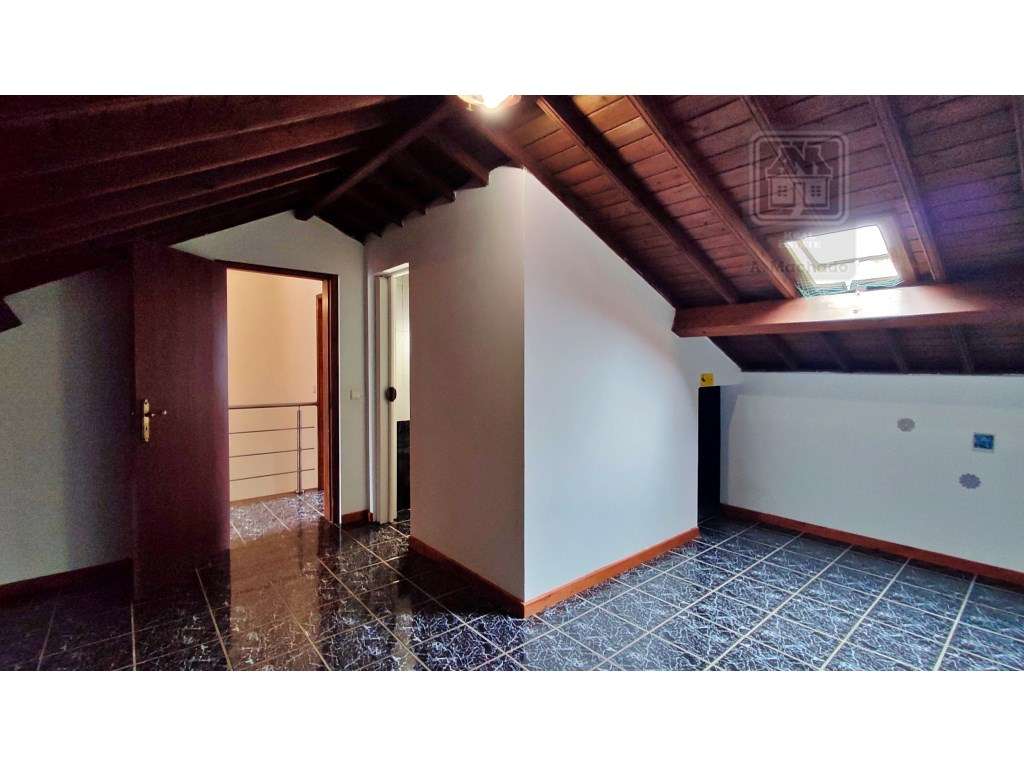 VENDA de CASA - MORADIA com garagem, jardim e quintal - Pico da Ped...-41