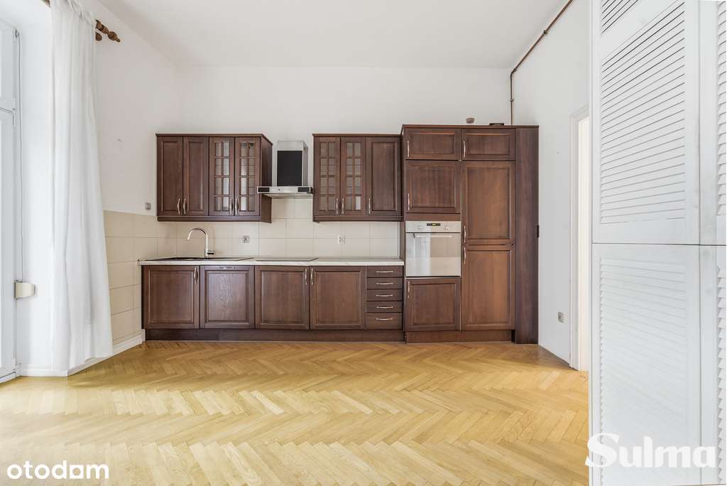 Klasyka w zabytkowej kamienicy - w sercu Katowic-7