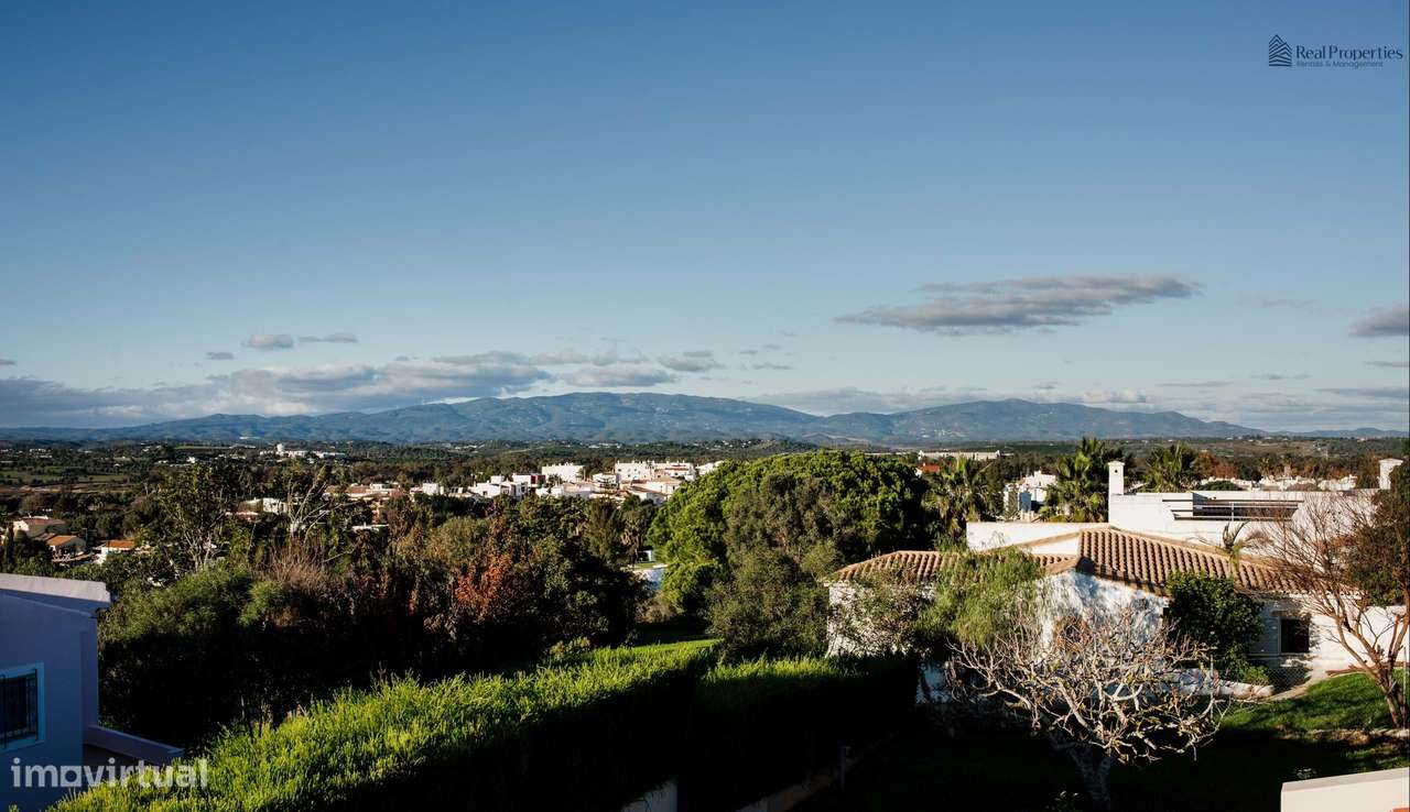 Elegante Moradia T3 Renovada com Vistas Panorâmicas em Alvor-41